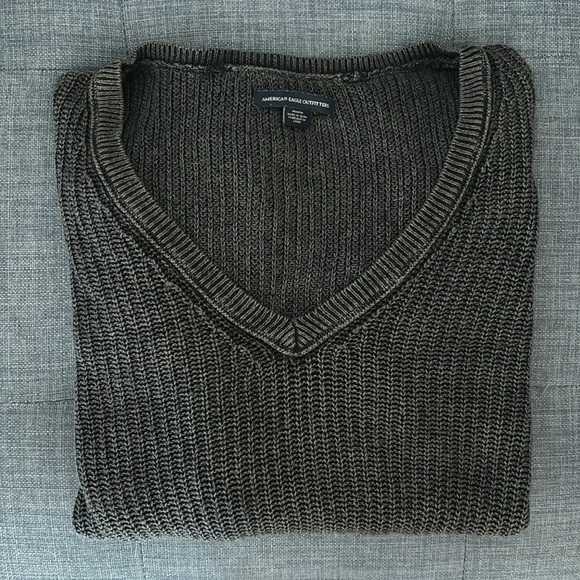American Eagle Charcoal Gray Sweater size M - Picture 3 of 4